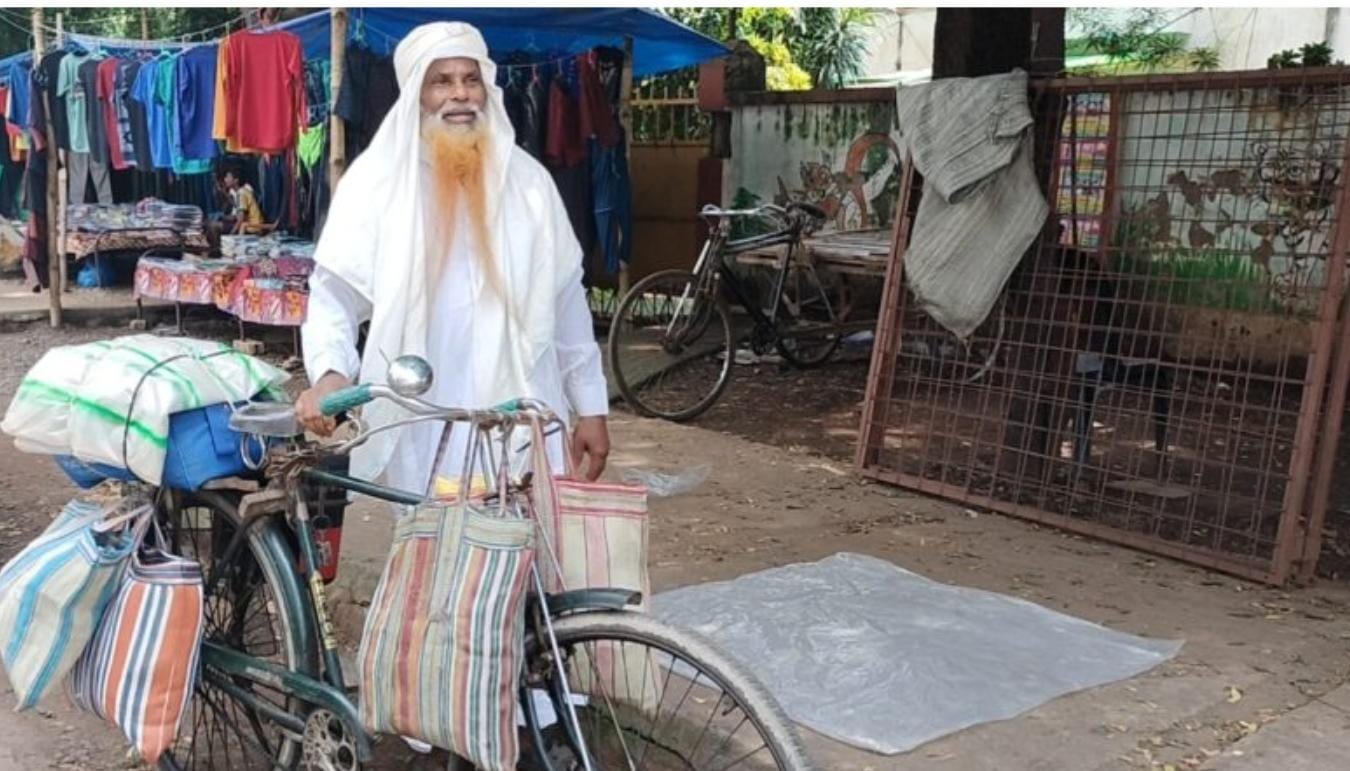 মুর্শিদাবাদ থেকে মক্কা, তাও আবার সাইকেলে! আল্লাহর ভরসায় হজ যাত্রায় প্রৌঢ়